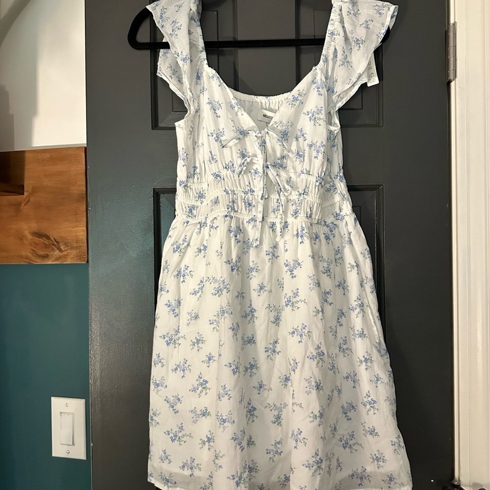 Hollister White and Blue Floral Mini Dress